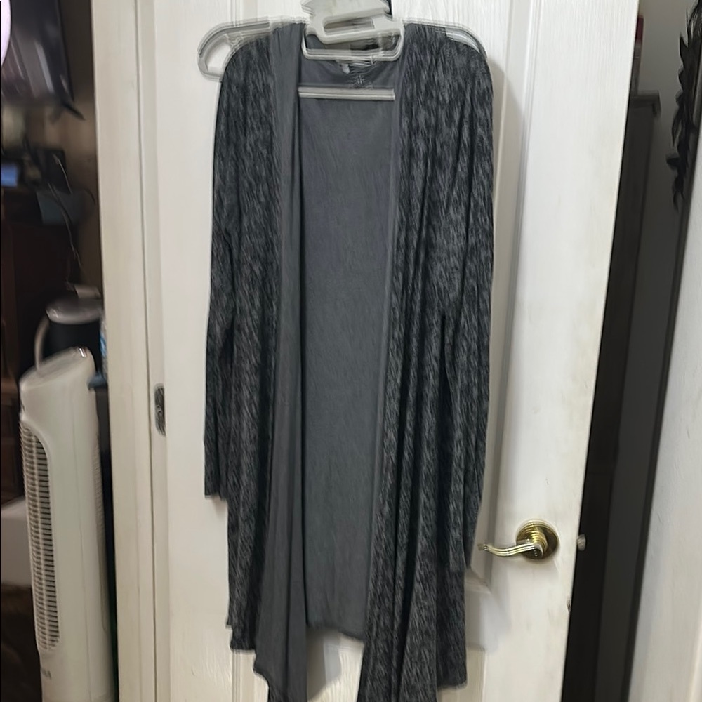 Gray Cardigan with Luxurious Flowing Design